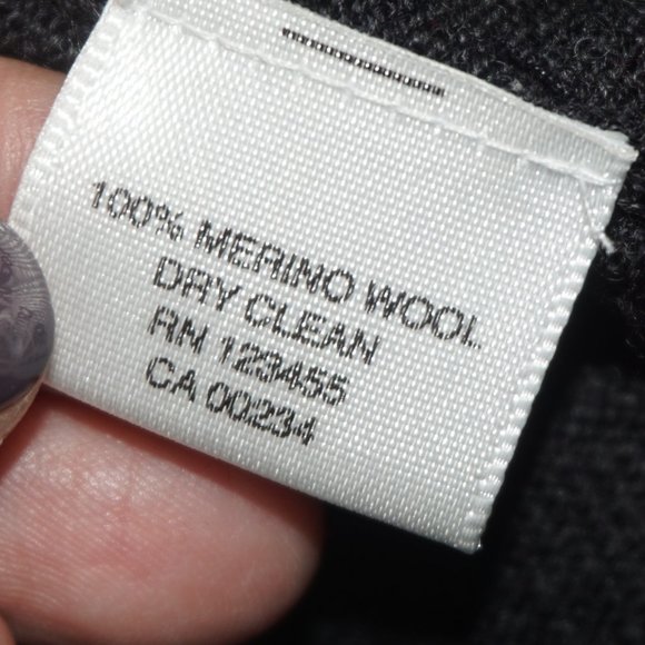 Lord Taylor Extra Fine Merino Wool Sweater - Picture 4 of 6